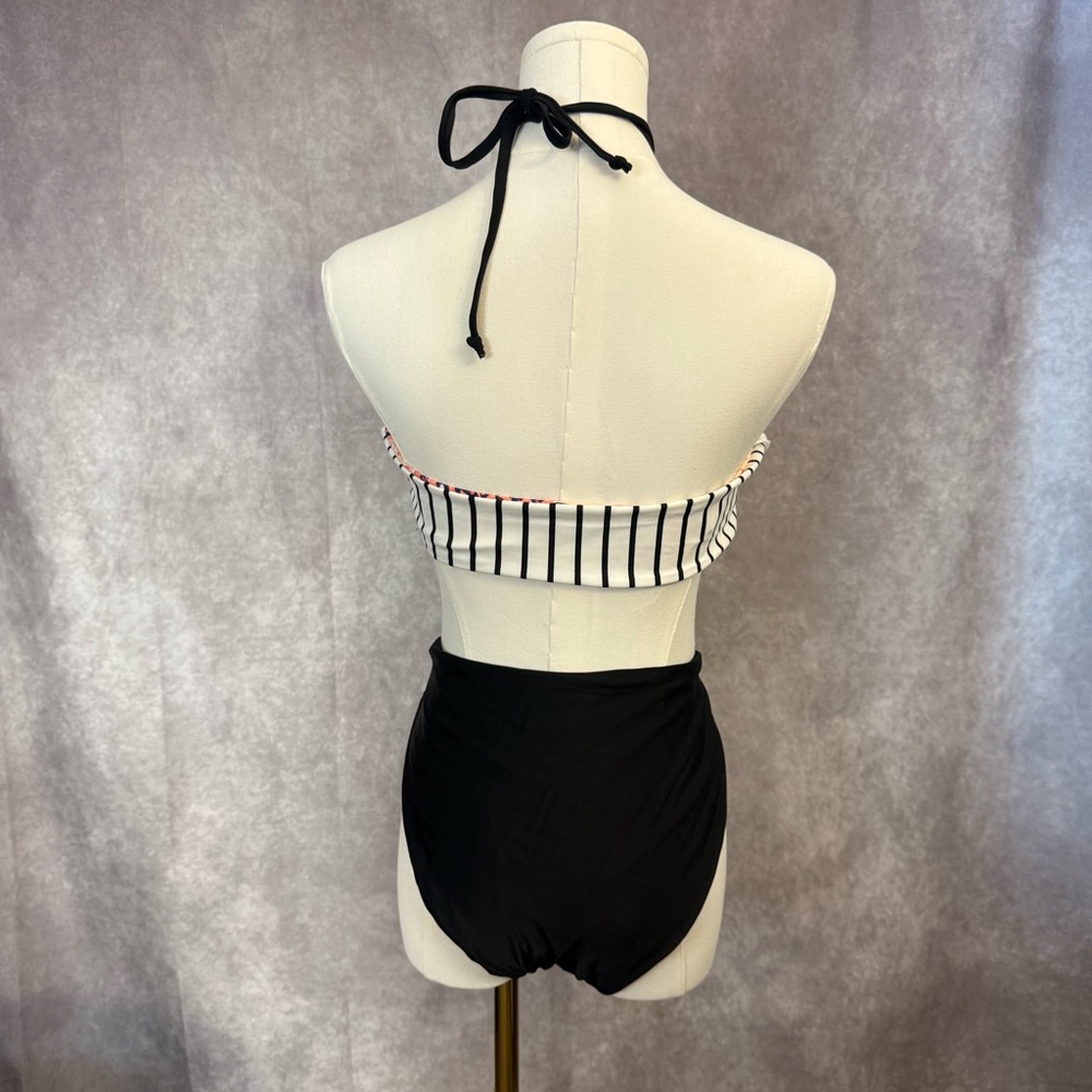 Cupshe Black and White Reversible Peach Coral Paisley One Piece Cutout Swimsuit - Picture 4 of 11